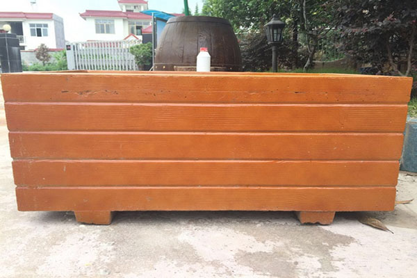  仿木（mù）花箱