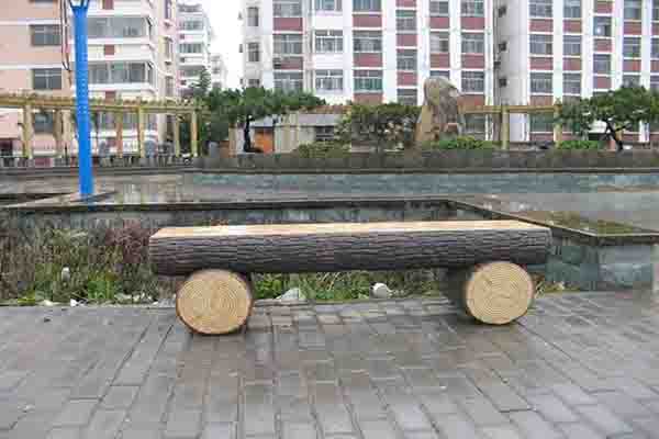 仿樹皮凳子（zǐ）