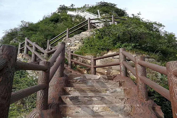 仿樹（shù）皮欄杆