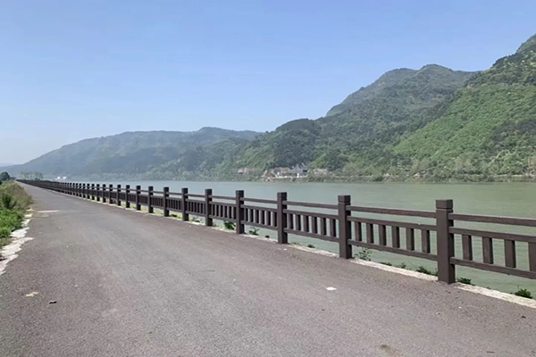 仿木欄（lán）杆